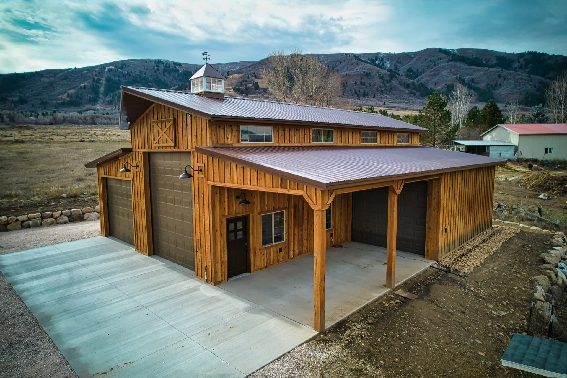 What Size Post for Pole Barn – Don’t Miss This Guide
