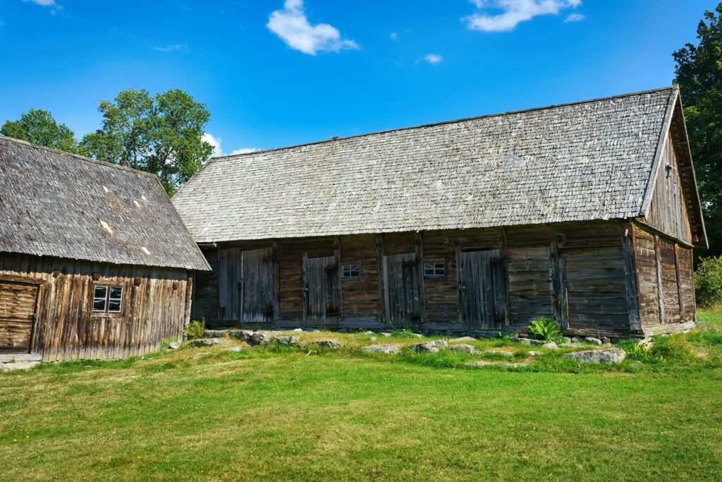 how much does a pole barn cost per square foot