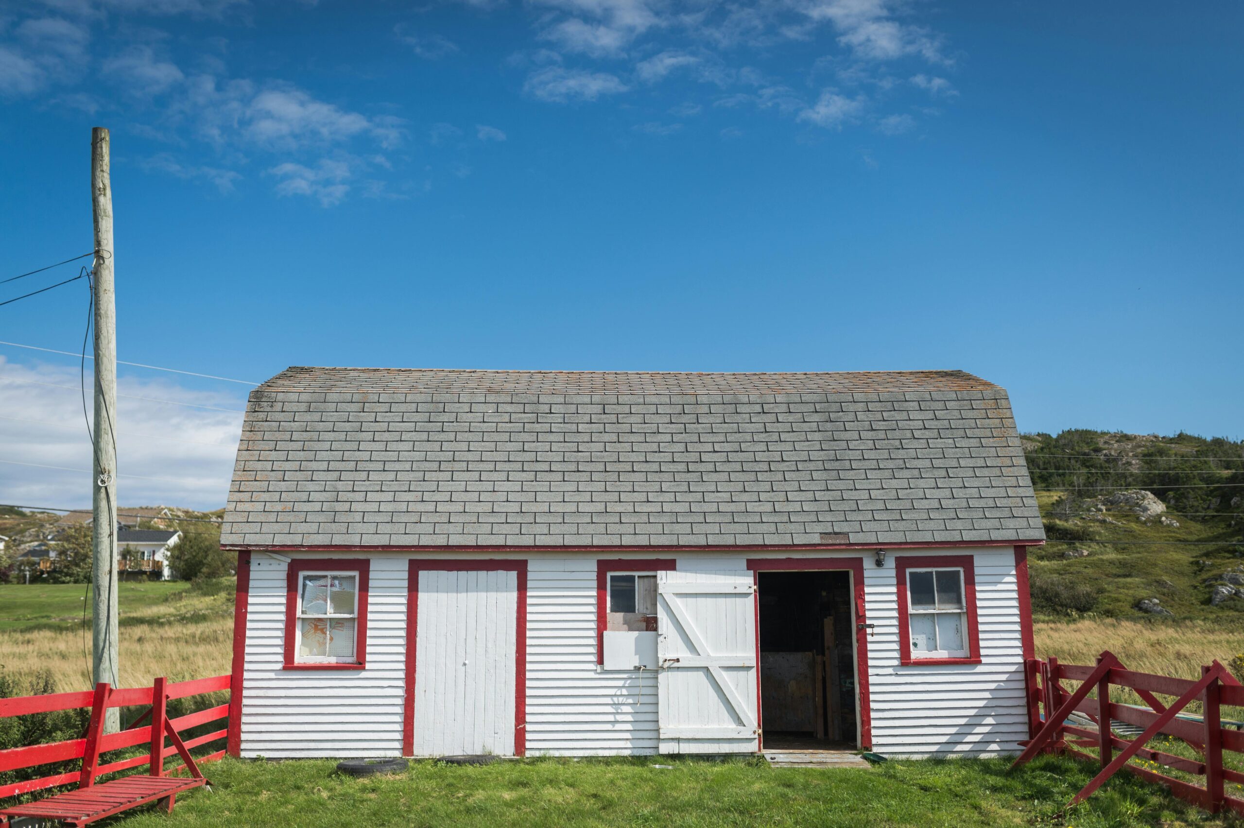 Can you live in a pole barn
